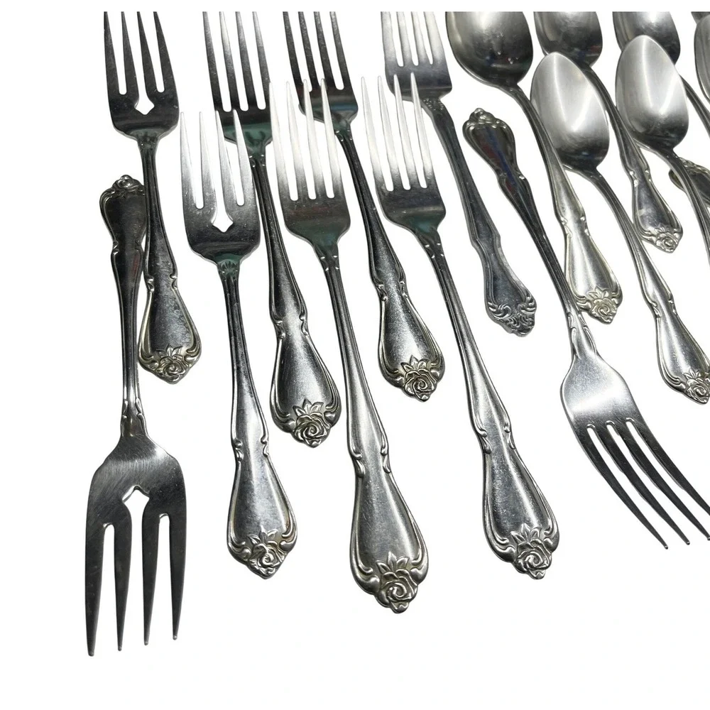 Oneida Silver‎ Stainless Steel Flatware Set Rose Floral Embossed Cottagecore